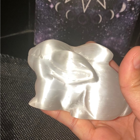 ❤️Satin Spar Rabbit - Picture 3 of 5